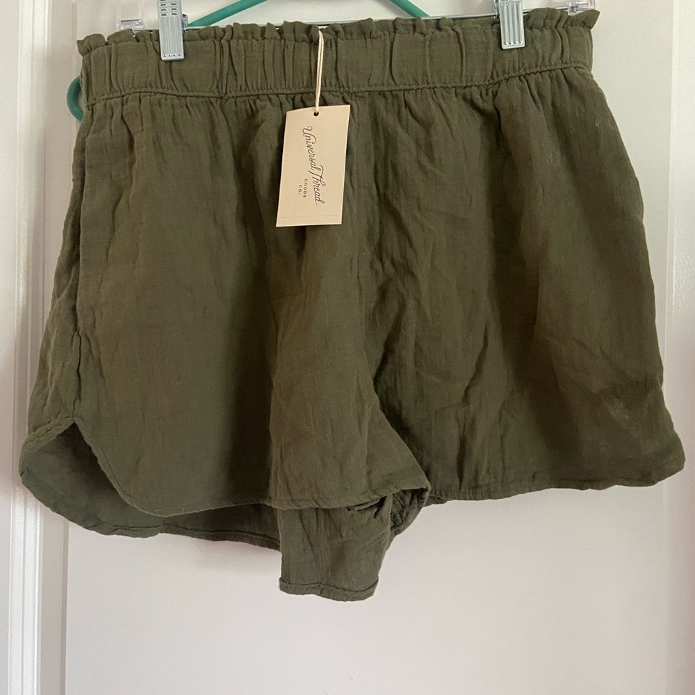 Army green soft shorts